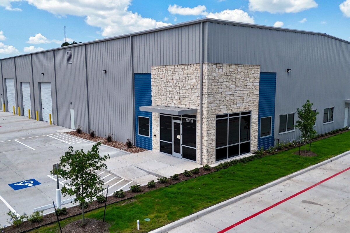 Beamer Road Business Park portefeuille de 9 propriétés à vendre sur LoopNet.ca Photo du bâtiment- Image 1 de 7