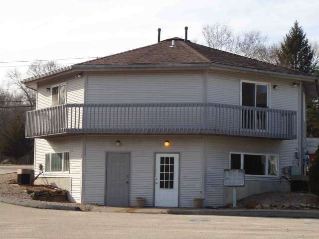 82 Norwich Westerly Rd, North Stonington, CT à louer - Photo du bâtiment - Image 3 de 16