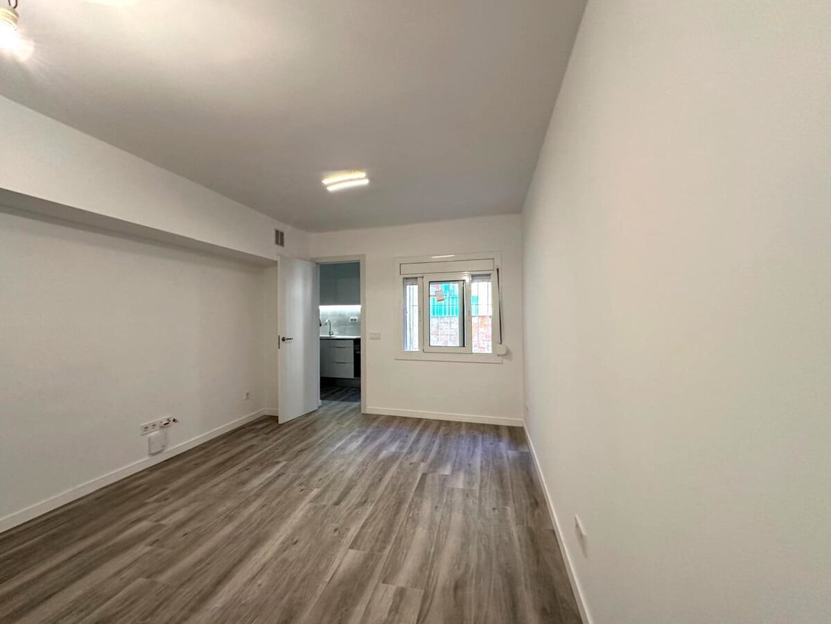 Santa Coloma de Gramenet, BAR 08923 - Unit - - - Interior Photo - Image 2 of 12