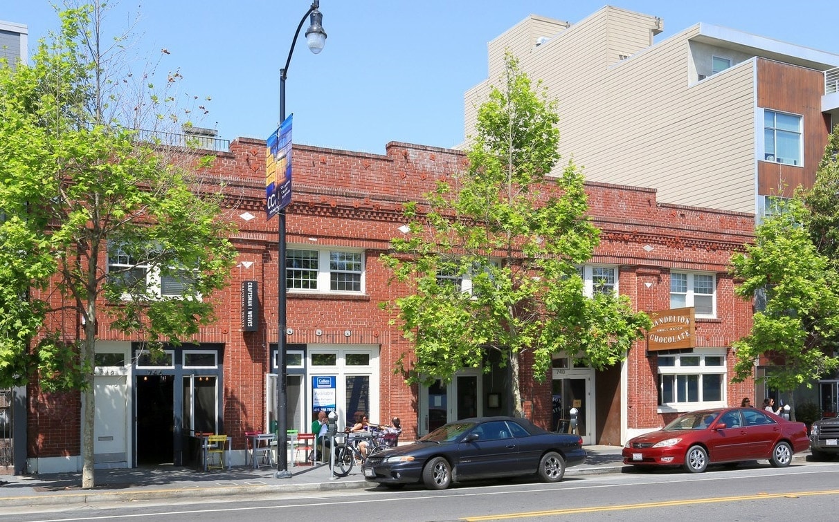 740-748 Valencia St, San Francisco, CA for lease Primary Photo- Image 1 of 4