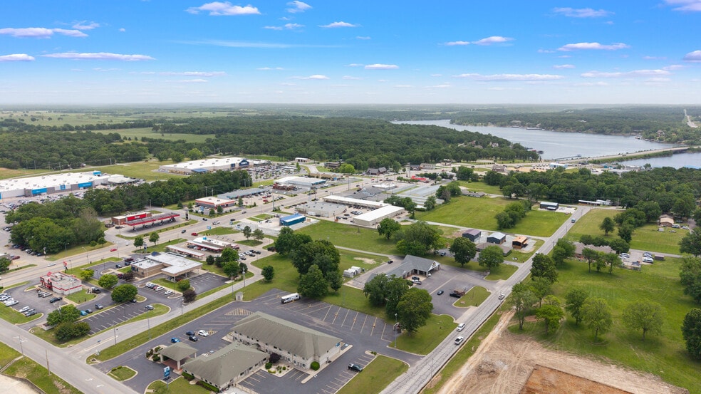 South Main Street, Grove, OK for sale - Building Photo - Image 2 of 11