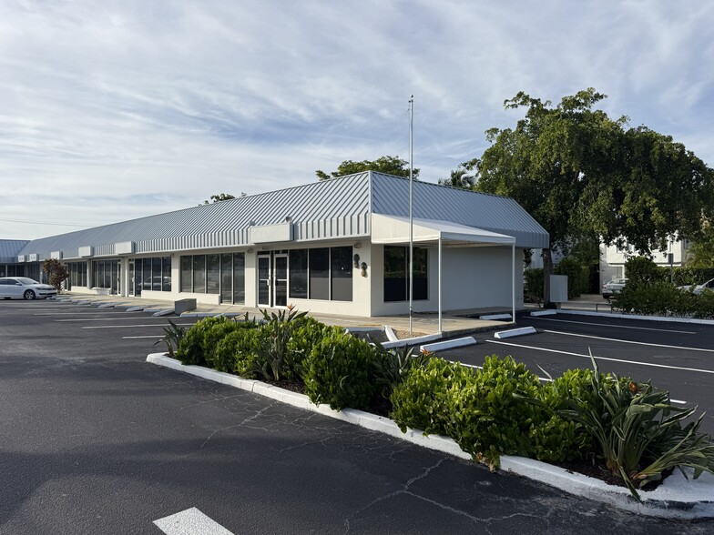 319 Belvedere Rd, West Palm Beach, FL for lease - Building Photo - Image 2 of 4