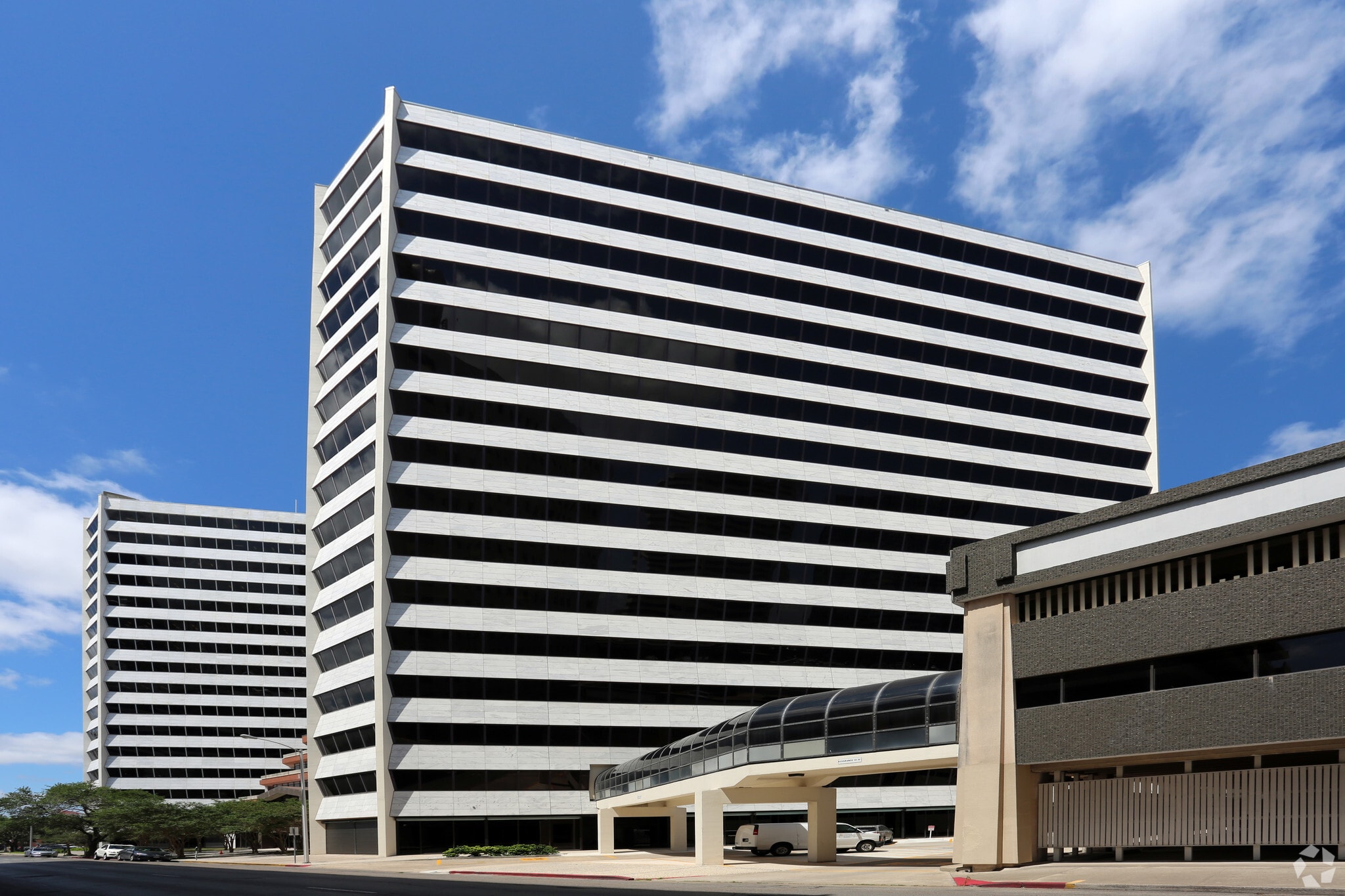 555 N Carancahua St, Corpus Christi, TX for lease Primary Photo- Image 1 of 19