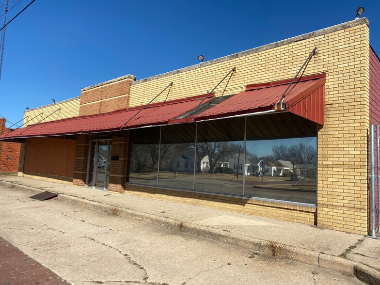 507 S Pine St, Ponca City, OK à vendre - Photo du bâtiment - Image 1 de 1