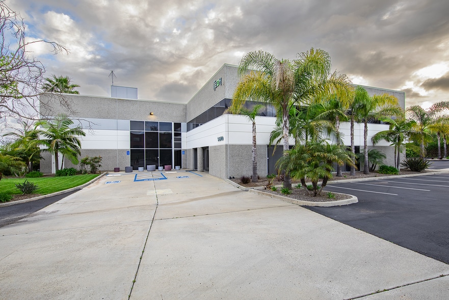 9670 Waples St, San Diego, CA for lease - Building Photo - Image 2 of 7