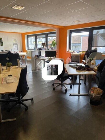 Office in Montreuil for lease - Interior Photo - Image 3 of 7