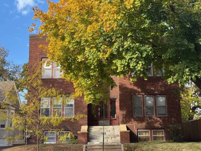 1733 Selby Ave, Saint Paul, MN à vendre - Photo du bâtiment - Image 1 de 3