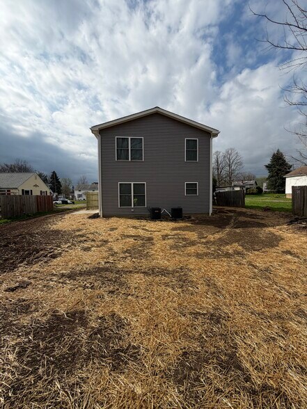 161 High St, Elyria, OH à vendre - Photo du bâtiment - Image 3 de 16