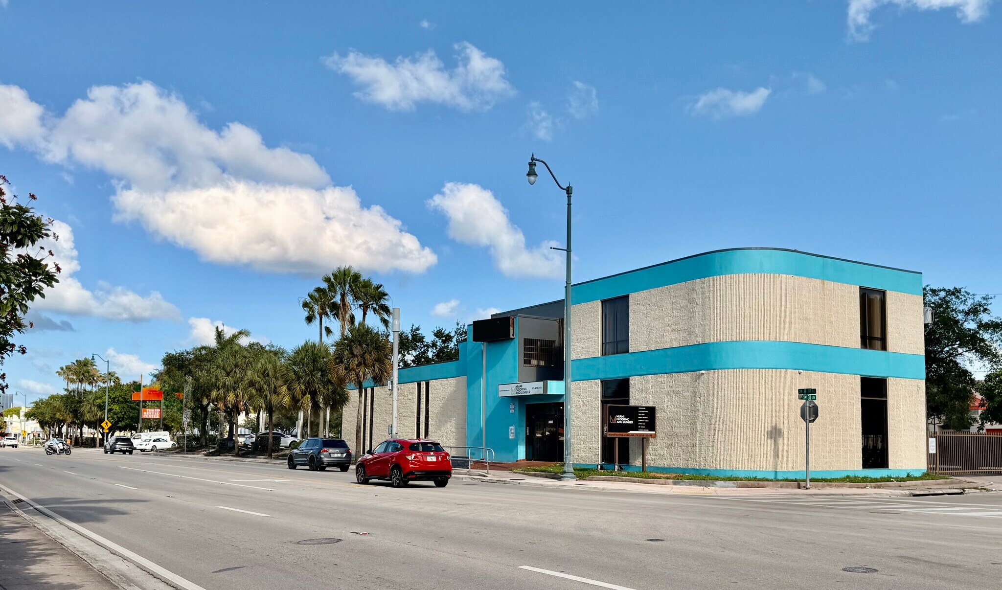 3090 SW 8th St, Miami, FL à louer Photo du bâtiment- Image 1 de 47