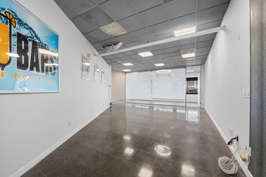 115 River Rd, Edgewater, NJ for lease - Building Photo - Image 2 of 30