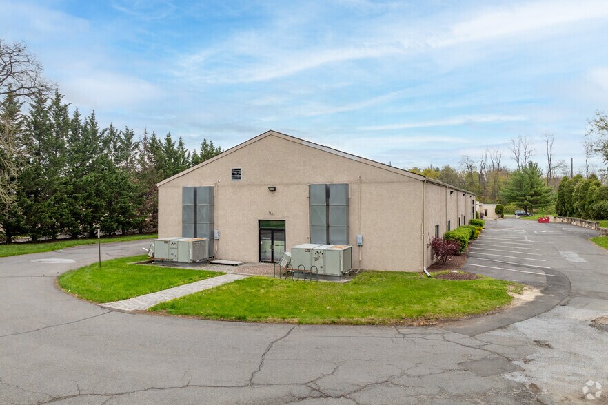 4054 Quakerbridge Rd, Mercerville, NJ à vendre - Photo du bâtiment - Image 2 de 4
