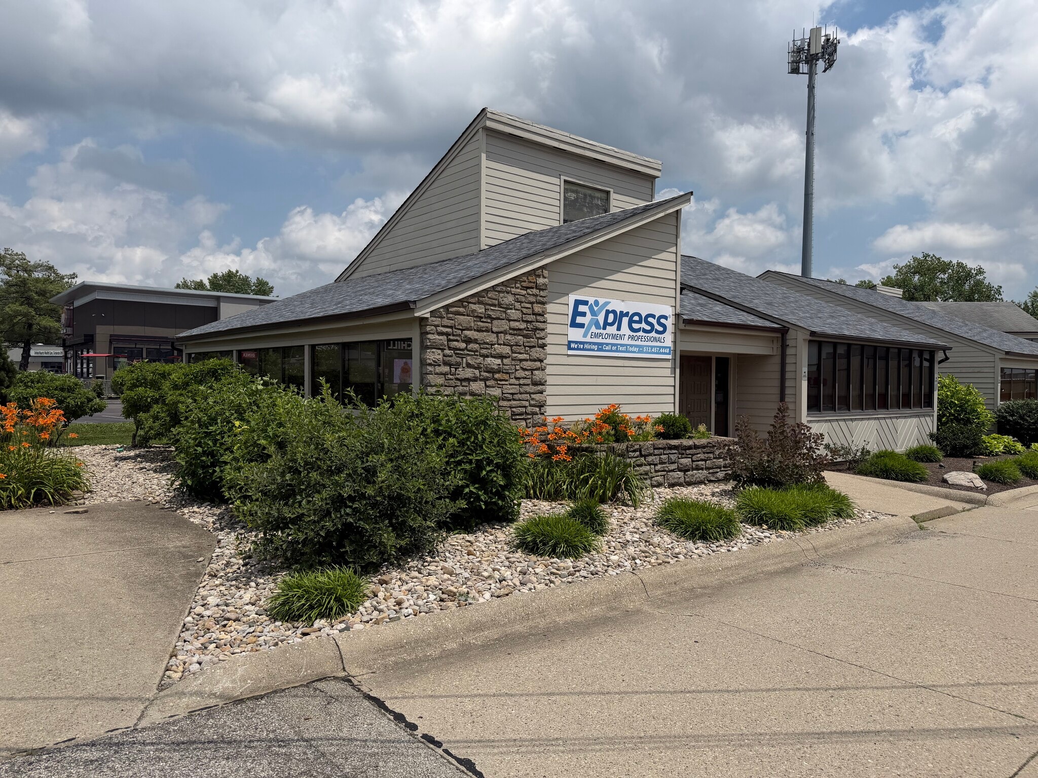 3551-3553 Springdale Rd, Cincinnati, OH for lease Building Photo- Image 1 of 3