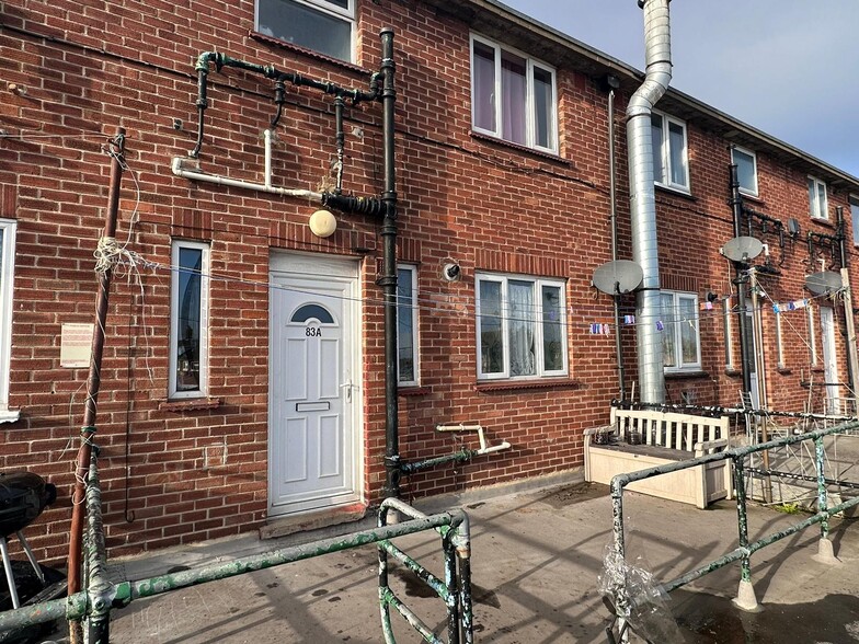 83 Magdalen Way Way, Great Yarmouth for sale - Building Photo - Image 2 of 6