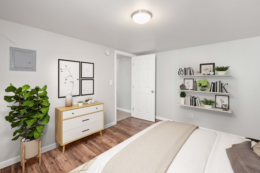 305 Ripley Ave, Richmond, CA for sale - Building Photo - Image 2 of 8