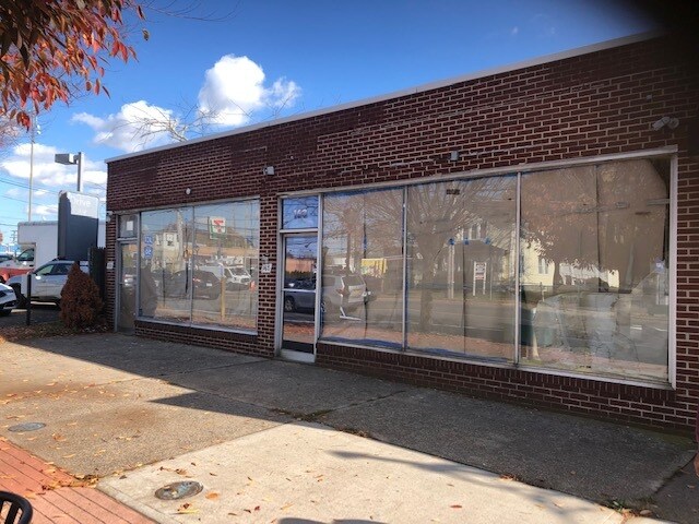 Plus de détails pour 161-165 Higbie Ln, West Islip, NY - Commerce de détail à louer