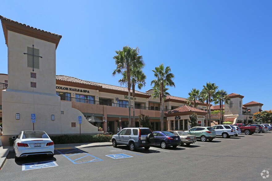 5617 Paseo del Norte, Carlsbad, CA à vendre - Photo du bâtiment - Image 3 de 6