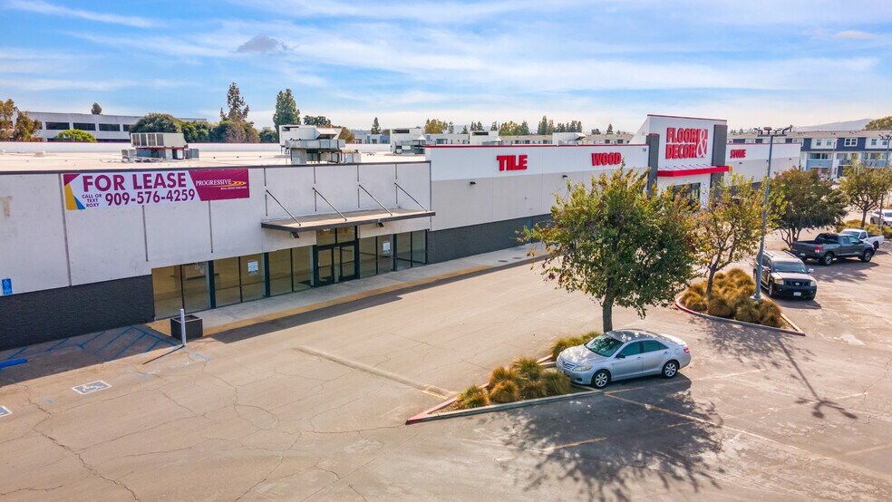 728-730 S Orange Ave, West Covina, CA à louer - Photo du bâtiment - Image 3 de 8