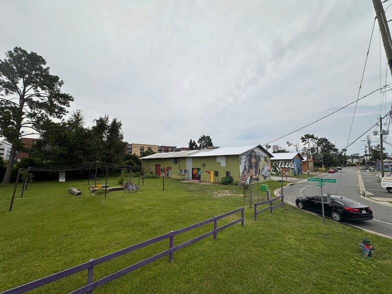 633 Railroad Sq, Tallahassee, FL à vendre - Photo du bâtiment - Image 3 de 14