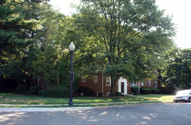 Plus de détails pour 1217 N Kensington St, Arlington, VA - Multi-résidentiel à vendre