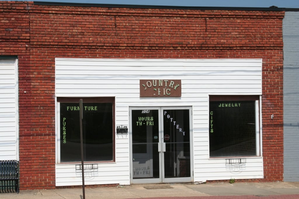 504 S Main St, Clover, SC for sale Primary Photo- Image 1 of 6