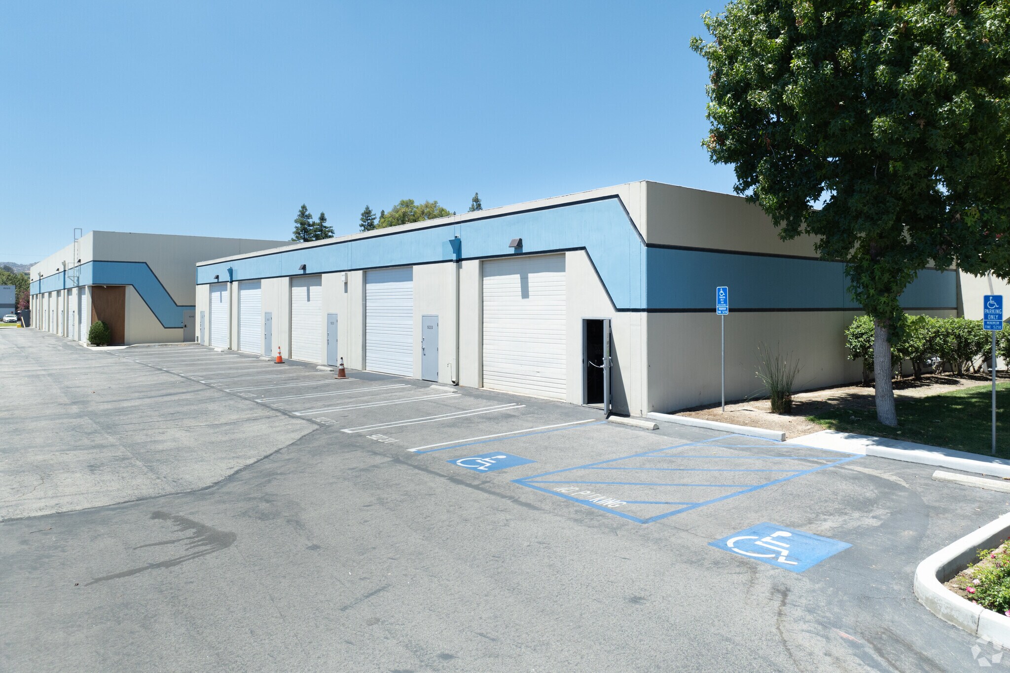9231-9237 Eton Ave, Chatsworth, CA à vendre Photo principale- Image 1 de 6