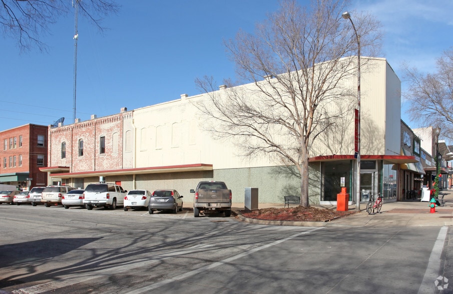 622 & 624 S Main St. Portfolio Sale portefeuille de 2 propriétés à vendre sur LoopNet.ca - Photo principale - Image 3 de 3