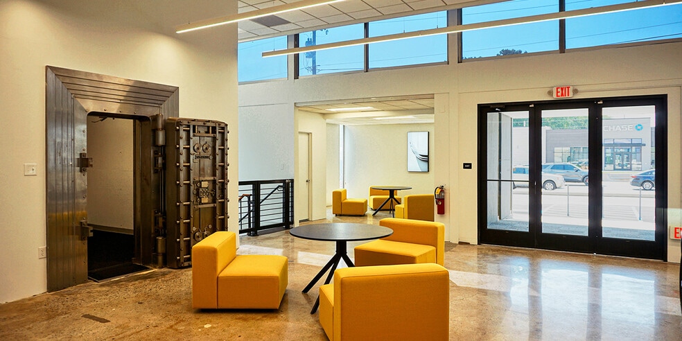 694 W Dekalb Pike, King Of Prussia, PA for lease - Building Photo - Image 3 of 5