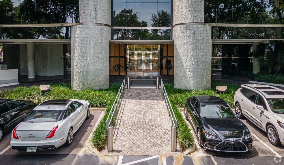 2 S University Dr, Plantation, FL for lease - Building Photo - Image 3 of 15