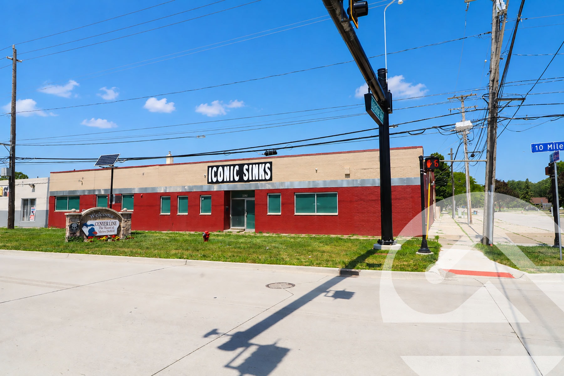 8833 E 10 Mile Rd, Center Line, MI for lease Building Photo- Image 1 of 2
