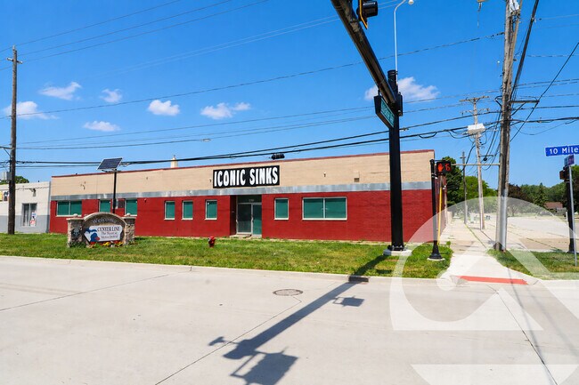 Plus de détails pour 8833 E 10 Mile Rd, Center Line, MI - Industriel à louer
