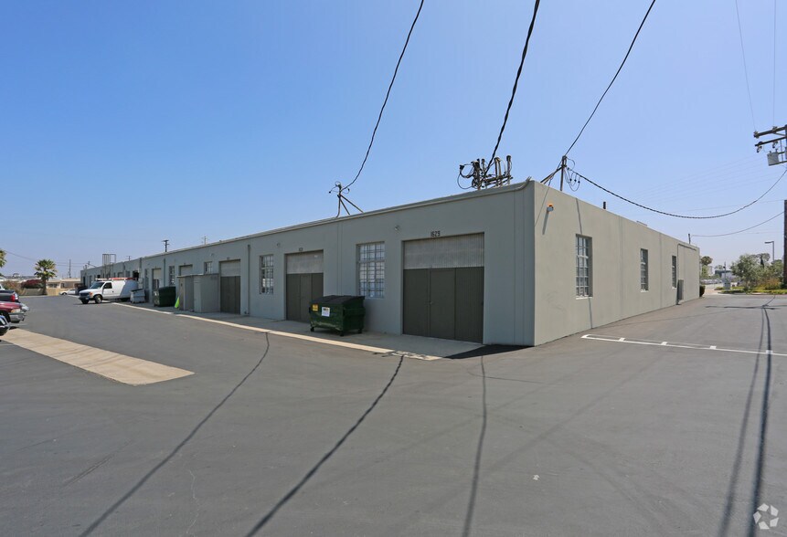 1629-1649 Monrovia Ave, Costa Mesa, CA à louer - Photo du bâtiment - Image 2 de 4