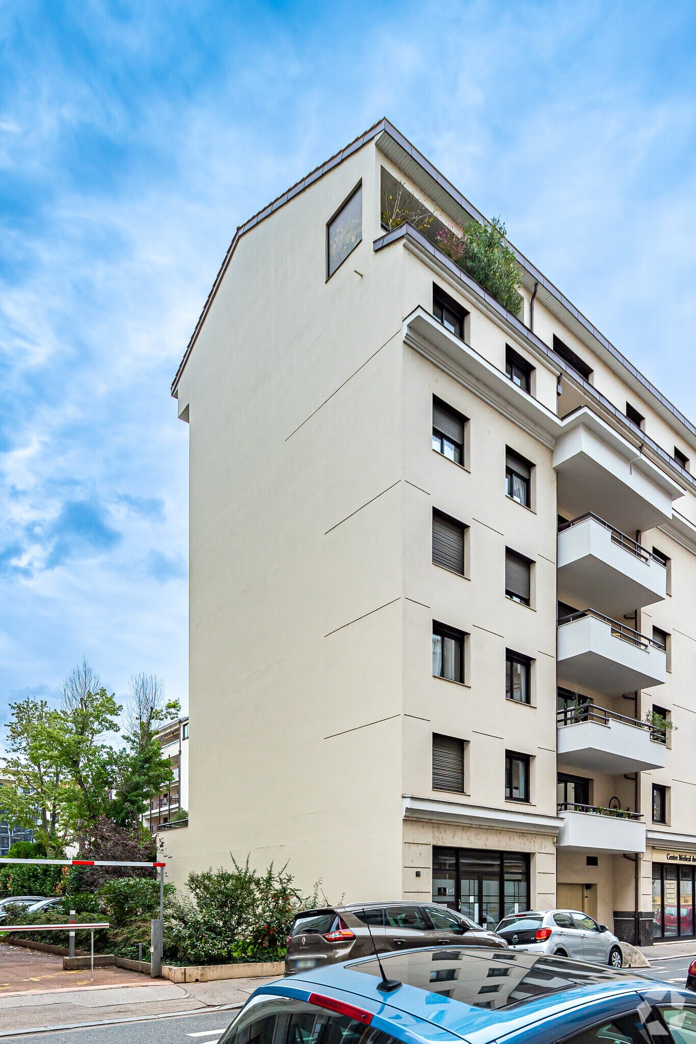 Office in Lyon for lease Primary Photo- Image 1 of 2