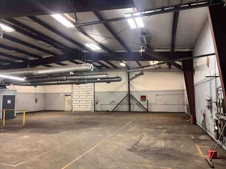 626 N 16th St, La Porte, TX for lease - Building Photo - Image 3 of 4