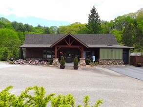 444 Beech Mountain Pky, Beech Mountain, NC for lease Interior Photo- Image 1 of 27