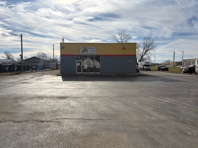 1290 W Main St, Wilmington, OH à vendre - Photo du bâtiment - Image 3 de 15