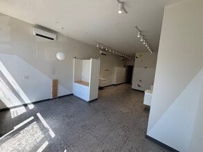 574 Manhattan Ave, Brooklyn, NY for lease Interior Photo- Image 2 of 6