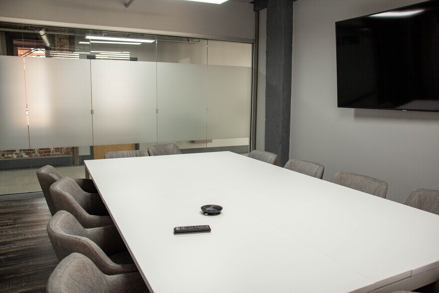 115-121 W 3rd St, Tulsa, OK à louer - Photo intérieure - Image 2 de 14