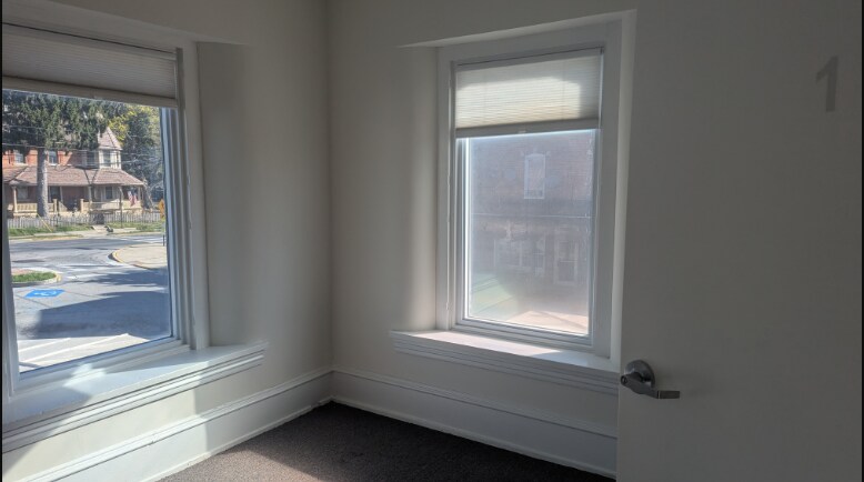 10 Exchange Pl, West Grove, PA à louer Photo intérieure- Image 1 de 3