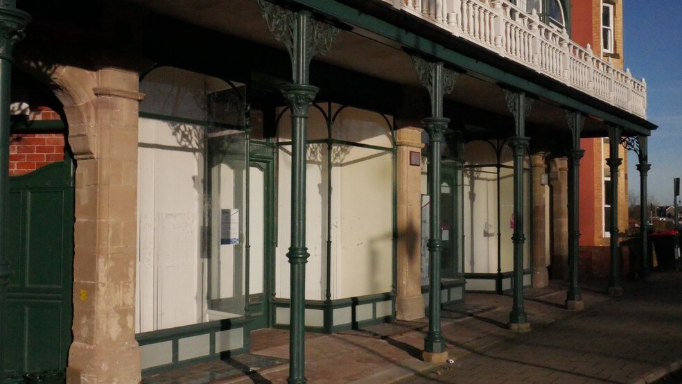 High St, Llandrindod Wells à louer - Photo du bâtiment - Image 2 de 2