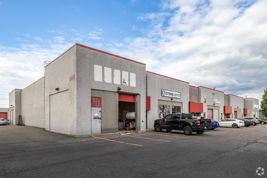 2413 Stevenage Dr, Ottawa, ON for lease - Building Photo - Image 2 of 5
