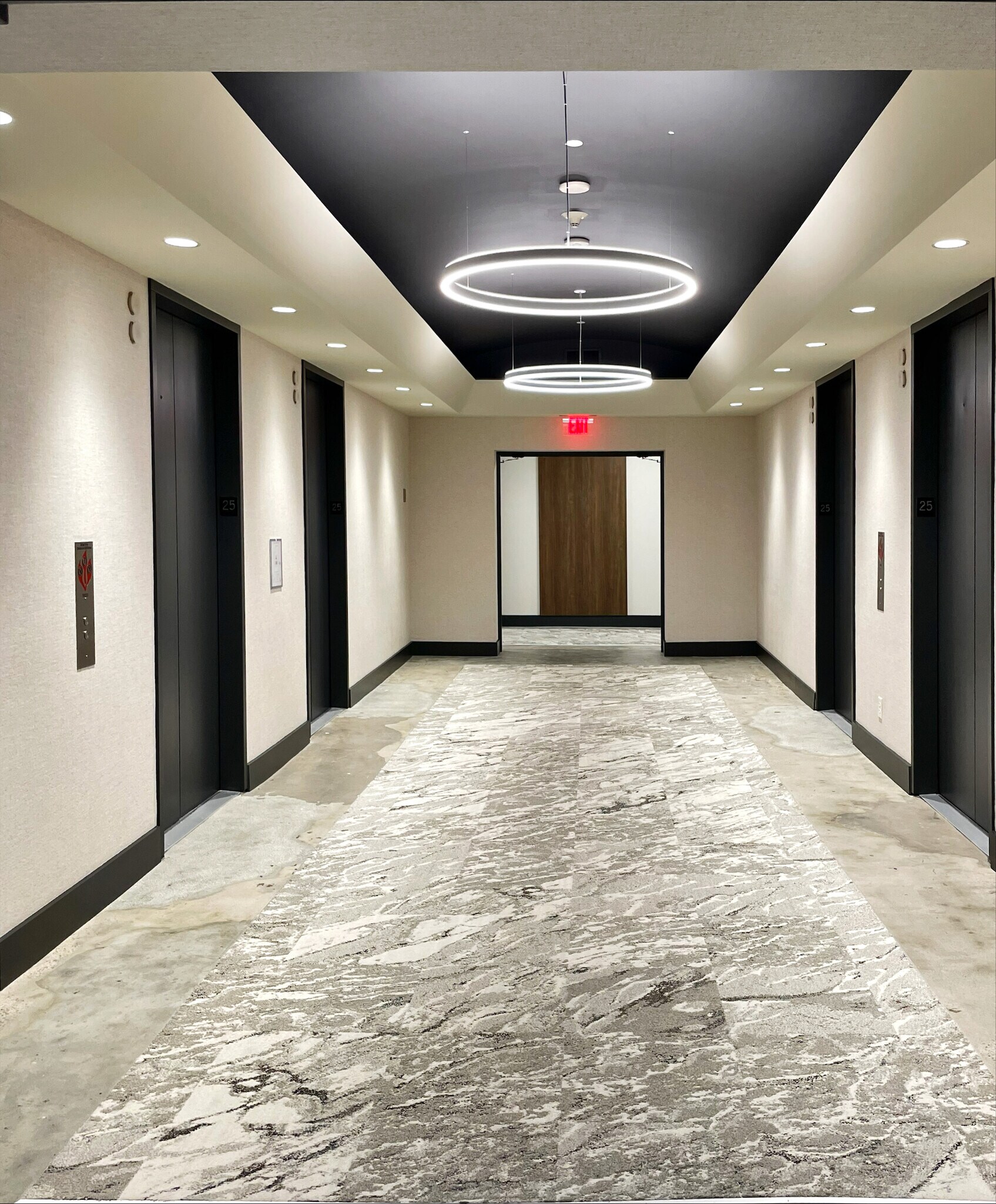 121 W Trade St, Charlotte, NC for lease Interior Photo- Image 1 of 4