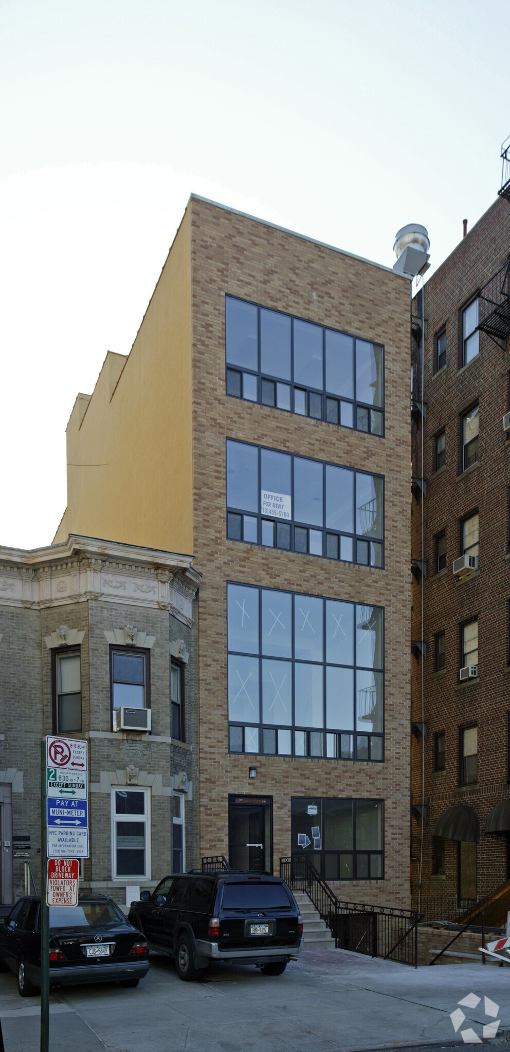 108-10 72nd Ave, Forest Hills, NY à louer Photo principale- Image 1 de 3