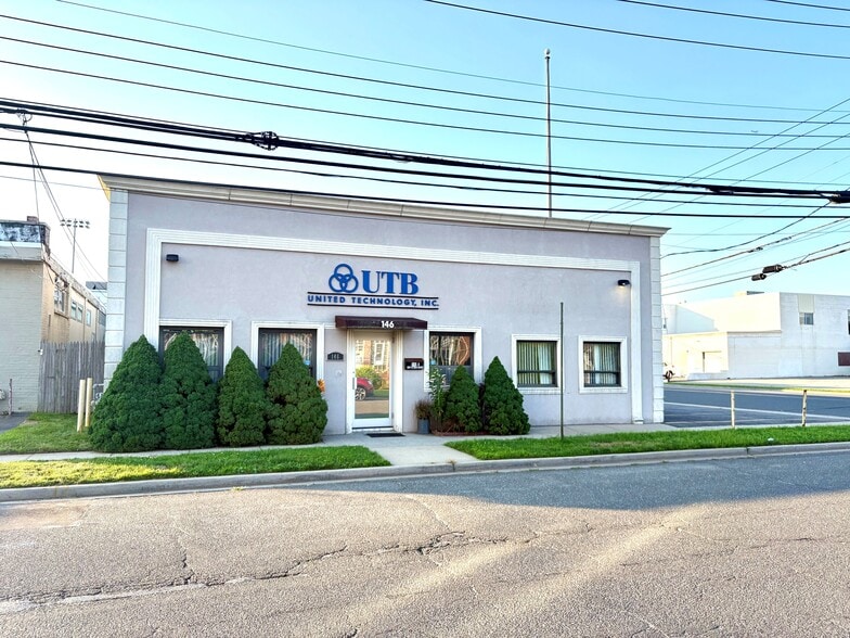 146 E 2nd St, Mineola, NY for sale - Building Photo - Image 1 of 14