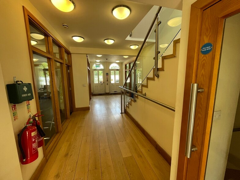 85 Hills Rd, Cambridge for lease - Building Photo - Image 3 of 8