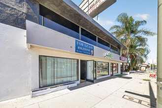 19709 Ventura Blvd, Woodland Hills, CA for lease Interior Photo- Image 1 of 8
