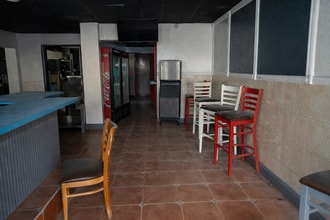 1186 NW 103rd St, Miami, FL for lease Interior Photo- Image 2 of 17