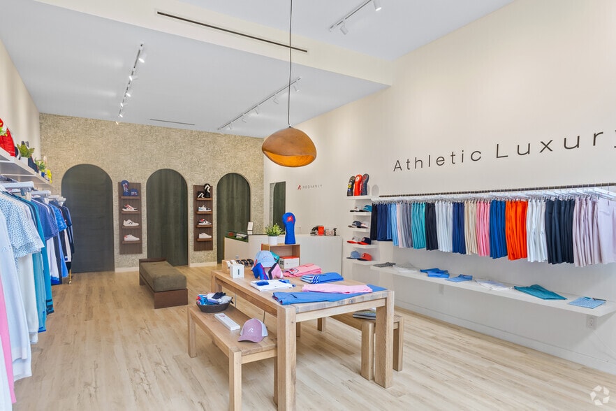 303-311 Gardenia St, West Palm Beach, FL for lease - Interior Photo - Image 3 of 16