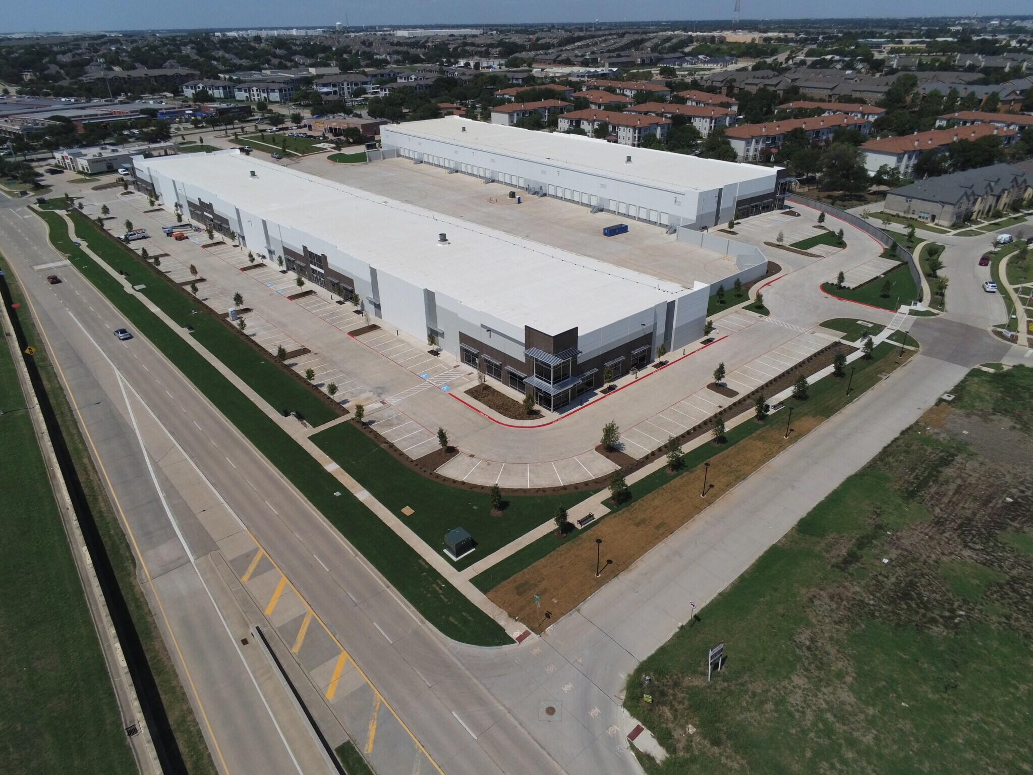 Park Lane Dr, Lewisville, TX à louer Photo du bâtiment- Image 1 de 8