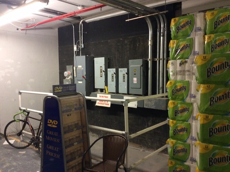 5216-5224 5th Ave, Brooklyn, NY for lease - Interior Photo - Image 3 of 12