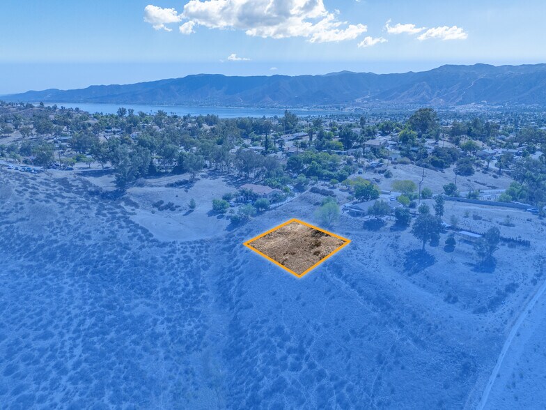 378-063-016, Lake Elsinore, CA à vendre - Photo du bâtiment - Image 3 de 9